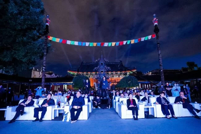 北京西城区举办白塔夜话，助力老城保护与复兴