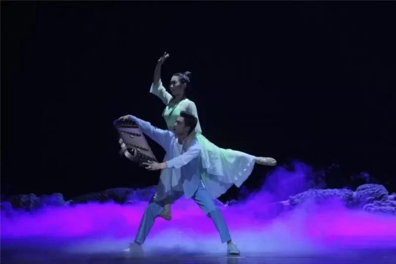 大型原创音乐剧《我的榆林小曲》演出受好评(图1) 大型原创音乐剧《我的榆林小曲》演出受好评(图1)