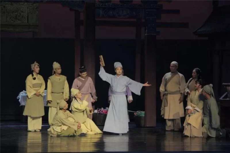 大型原创音乐剧《我的榆林小曲》演出受好评(图2) 大型原创音乐剧《我的榆林小曲》演出受好评(图2)