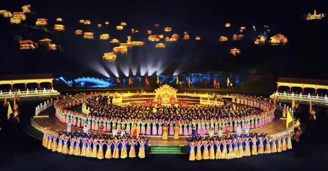 共筑鼎盛 齐创辉煌 首届中国旅游演艺发展研讨会在承德举行(图10) 共筑鼎盛 齐创辉煌 首届中国旅游演艺发展研讨会在承德举行(图10)