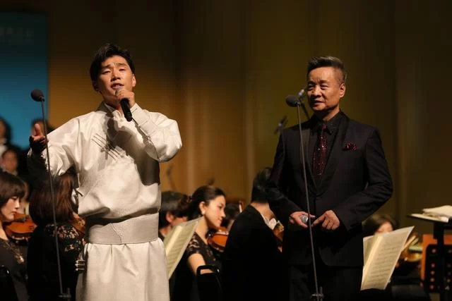 “阎师高徒”,阎维文民族声乐大师班师生音乐会成功上演(图5) “阎师高徒”,阎维文民族声乐大师班师生音乐会成功上演(图5)