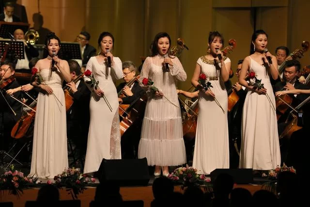 “阎师高徒”,阎维文民族声乐大师班师生音乐会成功上演(图7) “阎师高徒”,阎维文民族声乐大师班师生音乐会成功上演(图7)