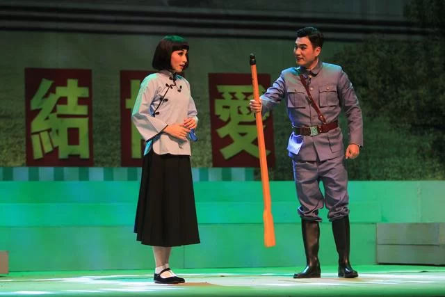 《浴火凤凰》受邀参演广东省舞台艺术精品展,被列入广东近年来舞台艺术创作生产成果之一(图2) 《浴火凤凰》受邀参演广东省舞台艺术精品展,被列入广东近年来舞台艺术创作生产成果之一(图2)