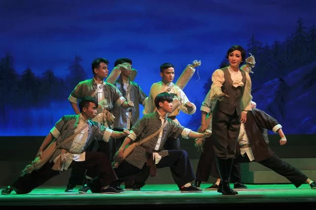 《浴火凤凰》受邀参演广东省舞台艺术精品展,被列入广东近年来舞台艺术创作生产成果之一(图5) 《浴火凤凰》受邀参演广东省舞台艺术精品展,被列入广东近年来舞台艺术创作生产成果之一(图5)