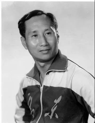 “十破世界纪录”的东莞骄子陈镜开(图3)