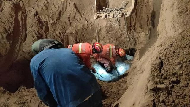 21小时生死大营救 9.24神木消防深井坍塌事故救援行动(图15) 21小时生死大营救 9.24神木消防深井坍塌事故救援行动(图15)