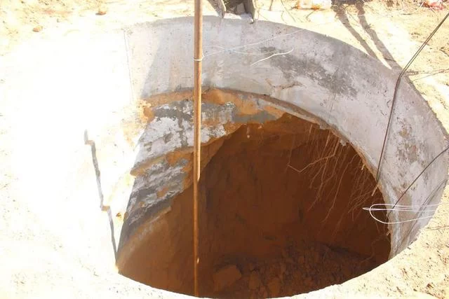 21小时生死大营救 9.24神木消防深井坍塌事故救援行动(图3) 21小时生死大营救 9.24神木消防深井坍塌事故救援行动(图3)