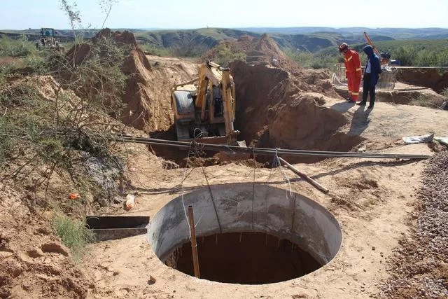 21小时生死大营救 9.24神木消防深井坍塌事故救援行动(图4) 21小时生死大营救 9.24神木消防深井坍塌事故救援行动(图4)