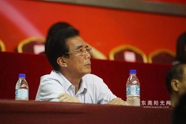 陈林:篮球城市的丰碑(图11) 陈林:篮球城市的丰碑(图11)