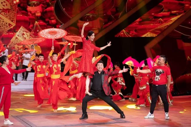 “橙色夫妻”携山西民歌闯入《星光大道》2019年度“五强”(图1) “橙色夫妻”携山西民歌闯入《星光大道》2019年度“五强”(图1)