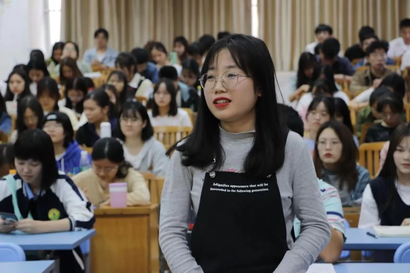 好新闻是如何产生的？资深媒体人宾阳在南宁师范大学开讲(图3)