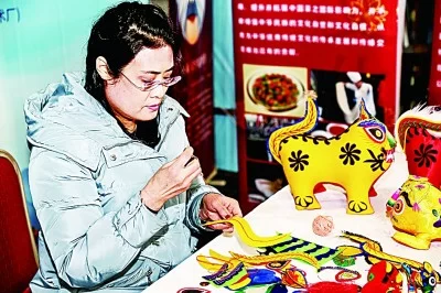 黎侯虎千年 布艺绽古今(图1)