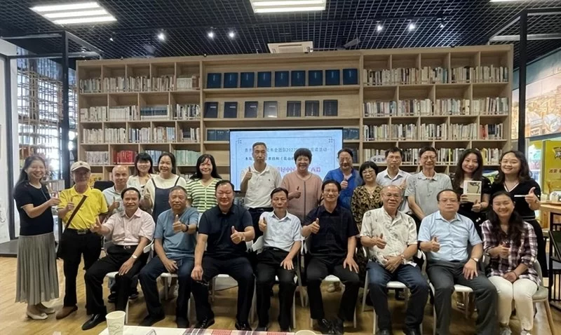 壮族作家黄鹏散文集《花山画语》阅读分享会在邕举行(图3)