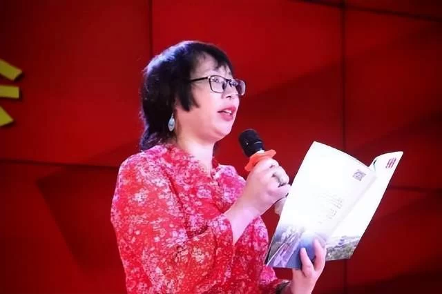 “喜迎二十大 诗意漫武江”全国诗歌大赛颁奖仪式在武江举行(图6) “喜迎二十大 诗意漫武江”全国诗歌大赛颁奖仪式在韶关武江举行(图6)