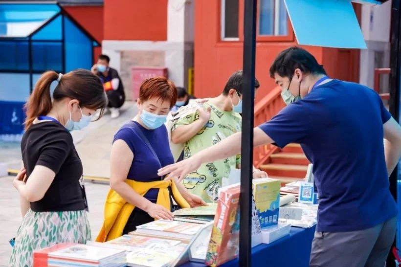 助力文化消费新场景建设,“白塔妙会”文创市集圆满落幕(图2) 助力文化消费新场景建设,“白塔妙会”文创市集圆满落幕(图2)