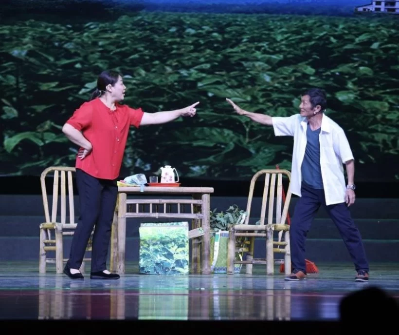 广西第十届基层群众文艺会演开幕,壮乡儿女欢歌热舞奏响时代强音(图4) 广西第十届基层群众文艺会演开幕,壮乡儿女欢歌热舞奏响时代强音(图4)