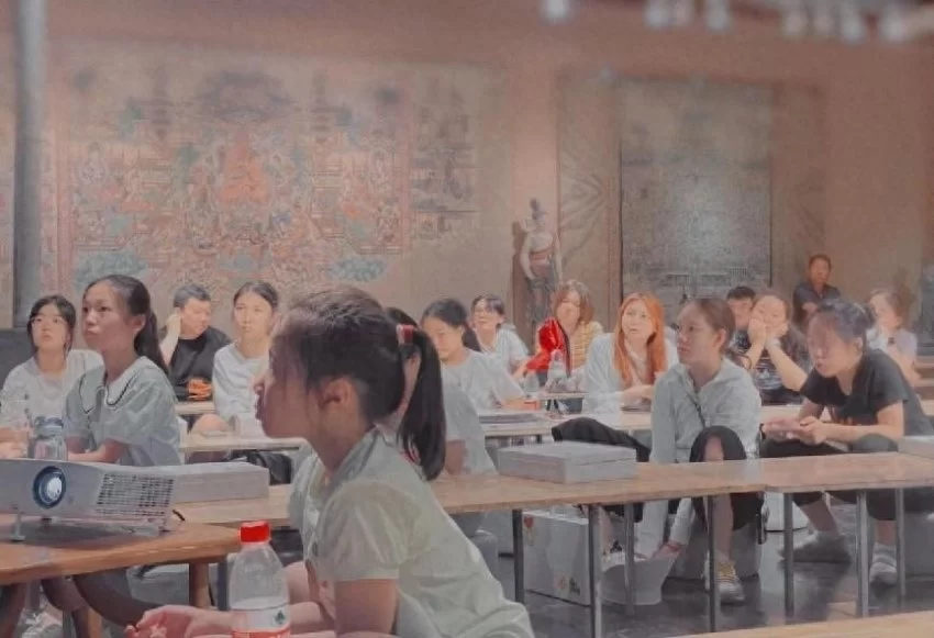 行走的课堂遇见美——“冉青艺术敦煌研学成果展”在京举办(图3)