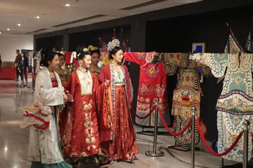 “月夕·和合”展演联动,第十四届中华世纪坛中秋诗会盛大举办(图4) “月夕·和合”展演联动,第十四届中华世纪坛中秋诗会盛大举办(图4)