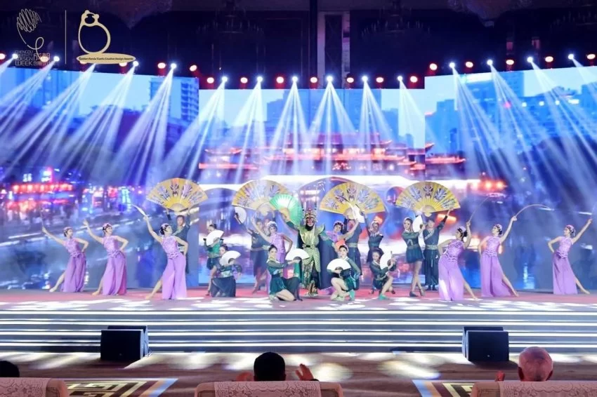 成都之夜暨 2023金熊猫天府创意设计奖颁奖典礼成功举办(图6) 成都之夜暨 2023金熊猫天府创意设计奖颁奖典礼成功举办(图6)