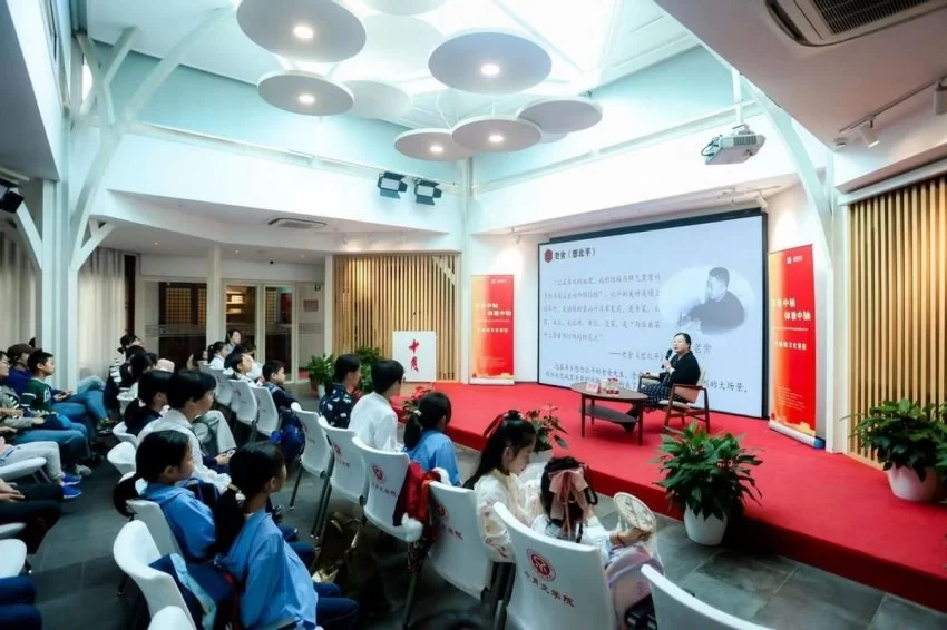 海内外青少年用文学作品讲述北京中轴线故事(图5) 海内外青少年用文学作品讲述北京中轴线故事(图5)