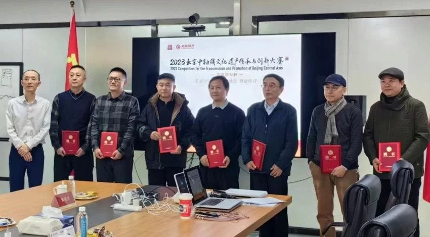 大众以画笔绘出多彩中轴(图2) 大众以画笔绘出多彩中轴(图2)