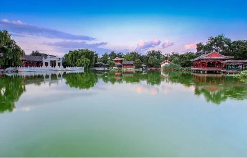 2023“白塔杯”文化创意大赛“西城礼物”赛道 红楼文化主题征集成果喜人(图7) 2023“白塔杯”文化创意大赛“西城礼物”赛道 红楼文化主题征集成果喜人(图7)