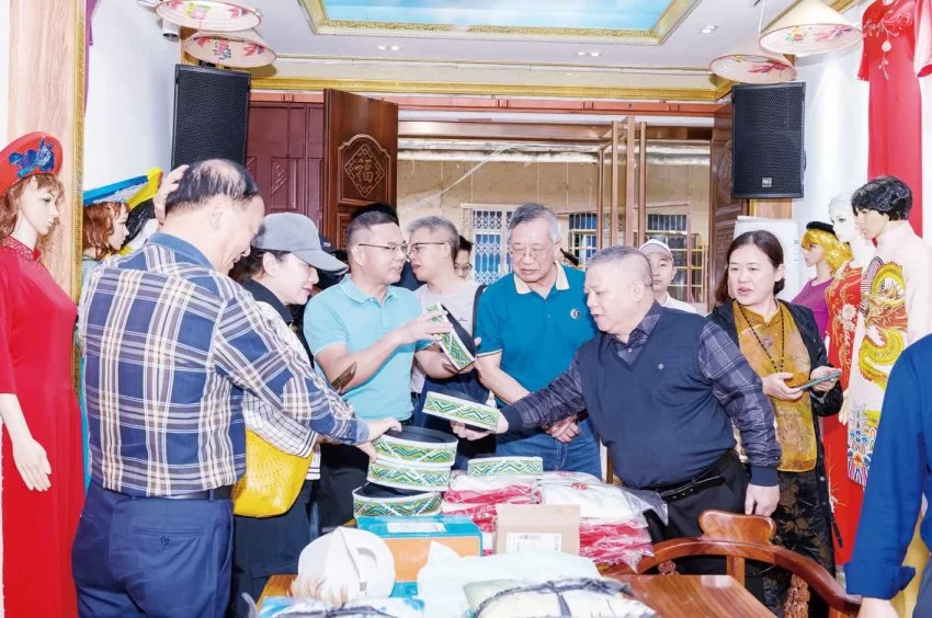 壮美广西 多彩边关——2023中国文艺名家边疆行采风活动扫描(图3) 壮美广西 多彩边关——2023中国文艺名家边疆行采风活动扫描(图3)