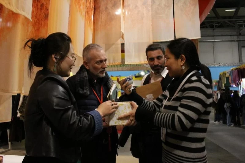 “多彩中国 佳节好物”主题展区在2023年米兰国际手工艺博览会成功举办(图10) “多彩中国 佳节好物”主题展区在2023年米兰国际手工艺博览会成功举办(图10)