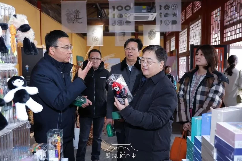 首家北京中轴线主题邮局新春开市暨北京城楼记忆明信片首发仪式举行(图7) 首家北京中轴线主题邮局新春开市暨北京城楼记忆明信片首发仪式举行(图7)