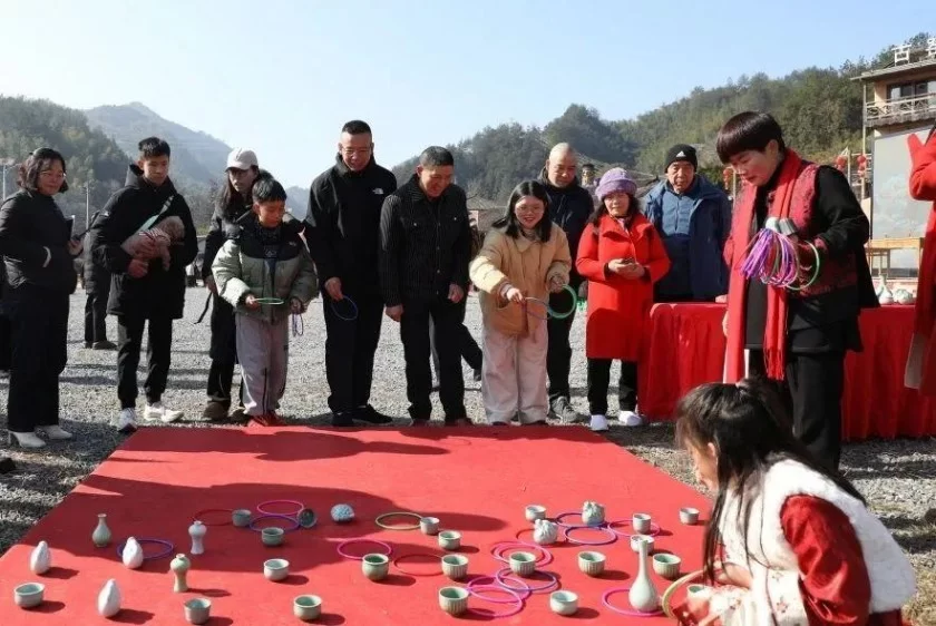 感受千年“非遗”魅力,浙江龙泉甲辰龙年第一窑开窑(图6) 感受千年“非遗”魅力,浙江龙泉甲辰龙年第一窑开窑(图6)