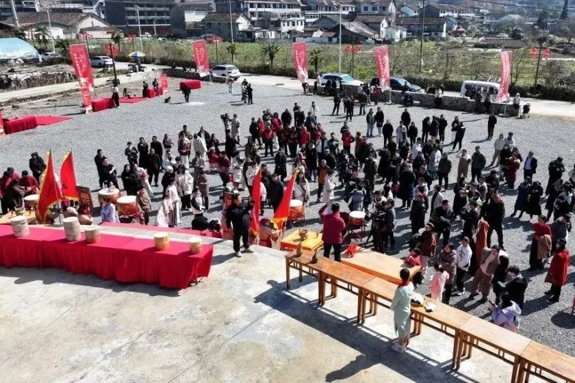 感受千年“非遗”魅力,浙江龙泉甲辰龙年第一窑开窑(图7) 感受千年“非遗”魅力,浙江龙泉甲辰龙年第一窑开窑(图7)