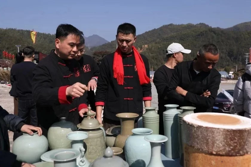 感受千年“非遗”魅力,浙江龙泉甲辰龙年第一窑开窑(图4) 感受千年“非遗”魅力,浙江龙泉甲辰龙年第一窑开窑(图4)