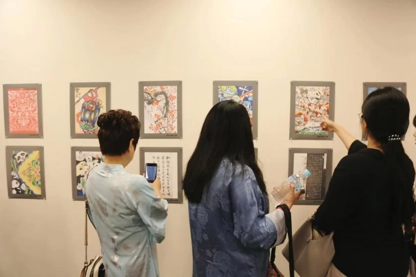 “熊猫杯”中国国际青少年美育文创交流活动全球巡展·东京站拉开帷幕(图8) “熊猫杯”中国国际青少年美育文创交流活动全球巡展·东京站拉开帷幕(图8)