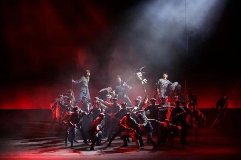 赣南采茶戏《一个人的长征》晋京展演:展现淳朴劳动人民形象 传承红色信仰力量(图4) 赣南采茶戏《一个人的长征》晋京展演:展现淳朴劳动人民形象 传承红色信仰力量(图4)