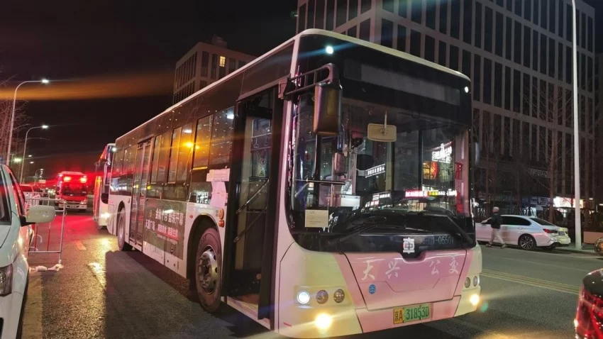 北京星光影视园Livehouse震撼首秀,掀起京城音乐热潮(图3) 北京星光影视园Livehouse震撼首秀,掀起京城音乐热潮(图3)