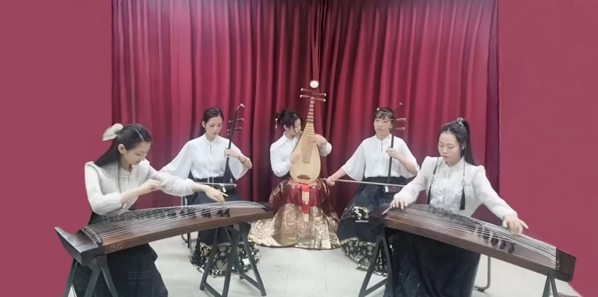 “华音飞扬”2024全球华裔青少年器乐展演活动完美落幕(图4) “华音飞扬”2024全球华裔青少年器乐展演活动完美落幕(图4)