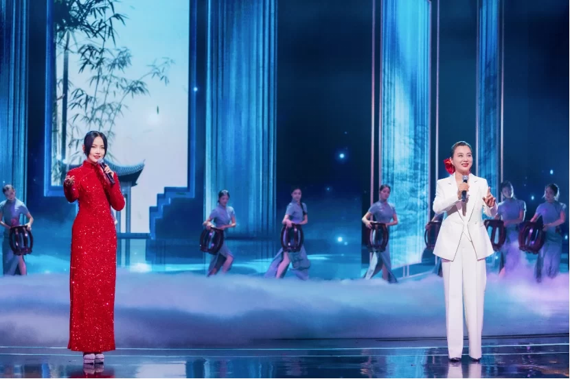 李雪健、刘莉莉、金响携情景歌曲《你是我的家》亮相《2025年全球华侨华人春节大联欢》(图4)