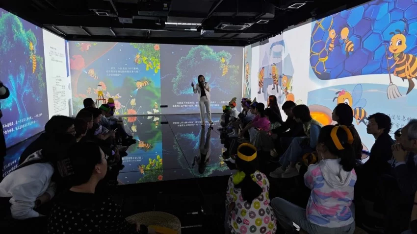 嘉兴创新发布:国内第一个元宇宙阅读体验馆总分馆体系建设成果(图2) 嘉兴创新发布:国内第一个元宇宙阅读体验馆总分馆体系建设成果(图2)