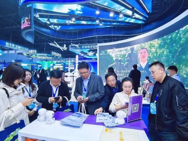 和融东城 和合共赢——HICOOL2025全球创业者峰会东城展区展示发展优势与强劲活力(图4)