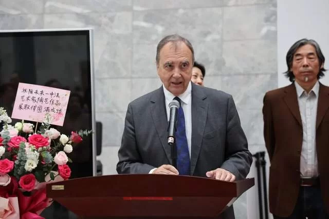 陶@未来——中法艺术家陶艺作品展19日在景德镇中国陶瓷博物馆开幕(图3) 陶@未来——中法艺术家陶艺作品展19日在景德镇中国陶瓷博物馆开幕(图3)