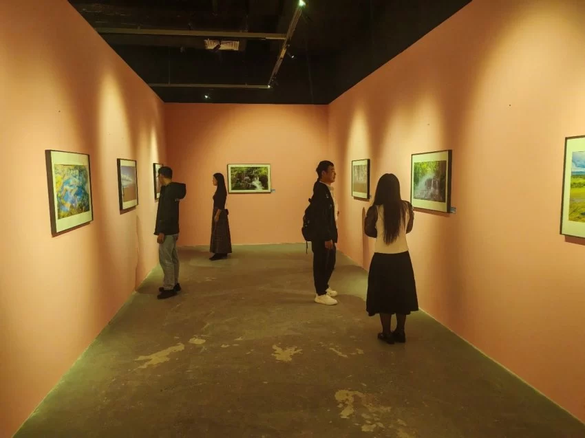 北国风光 邂逅鹏城——“大美伊春·魅力丰林”四季风光摄影作品展登陆深圳(图2) 北国风光 邂逅鹏城——“大美伊春·魅力丰林”四季风光摄影作品展登陆深圳(图2)