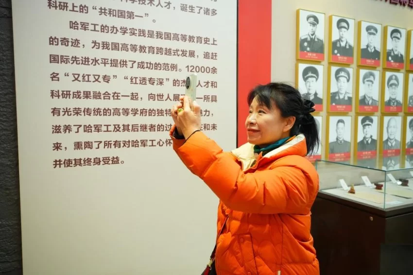 “算珠”对话“大国重器”:“大位杯”青少年非遗美育实践活动在哈尔滨工程大学启动(图2) “算珠”对话“大国重器”:“大位杯”青少年非遗美育实践活动在哈尔滨工程大学启动(图2)