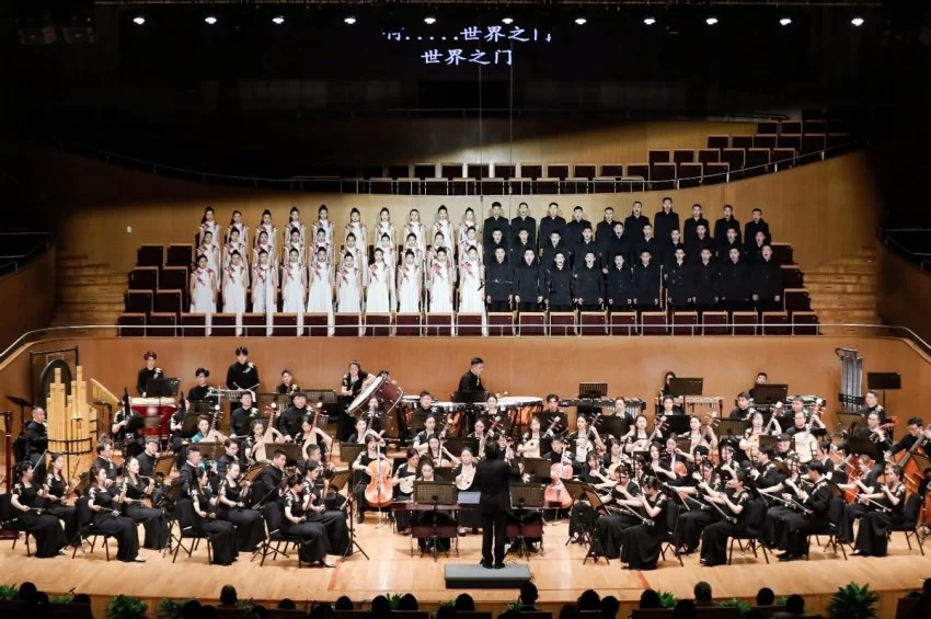 共建“丝路IP” 大型民族管弦乐《丝路之声》上海站圆满落幕(图5) 共建“丝路IP” 大型民族管弦乐《丝路之声》上海站圆满落幕(图5)