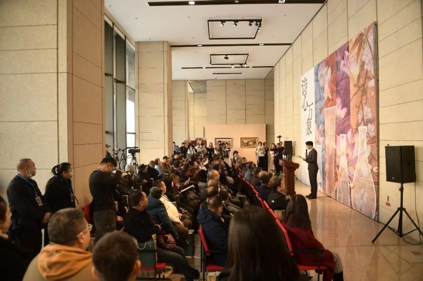 倡扬东方新古典美学：“诗心万象——张闻冰陶瓷艺术展”在京启幕(图2)