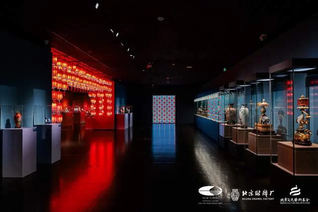 “景泰流芳 蓝韵新生” 景泰蓝传承与创新艺术展在国家大剧院开幕(图8) “景泰流芳 蓝韵新生” 景泰蓝传承与创新艺术展在国家大剧院开幕(图8)