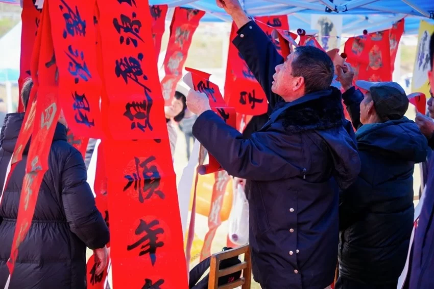 广西马山县六马村：流水欢歌迎客来(图5)