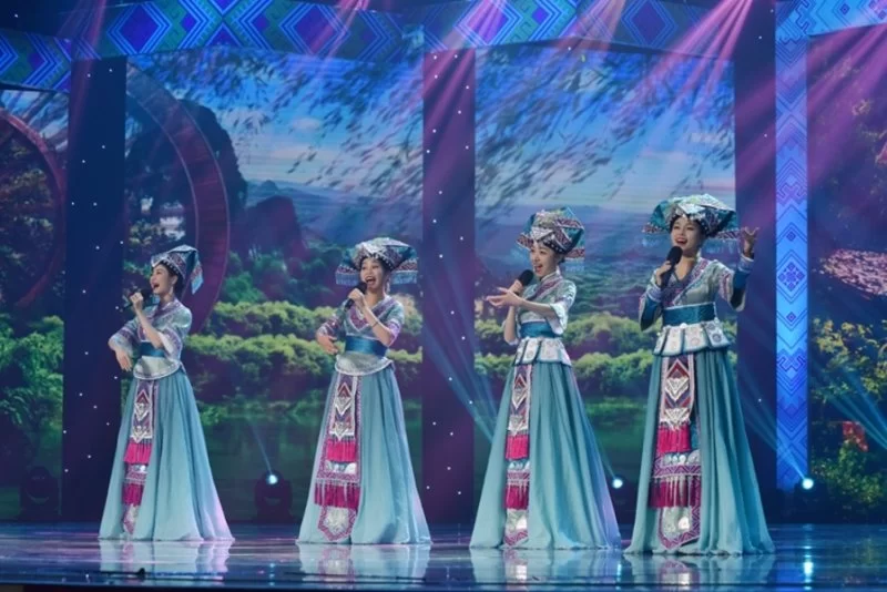 “唱支山歌给党听”——2021广西文艺界喜迎建党100周年"歌海元宵"特别节目录制完成(图3) “唱支山歌给党听”——2021广西文艺界喜迎建党100周年"歌海元宵"特别节目录制完成(图3)