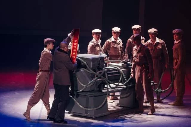 回望激情岁月 赓续家国情怀——音乐剧《致青春》观后(图6) 回望激情岁月 赓续家国情怀——音乐剧《致青春》观后(图6)