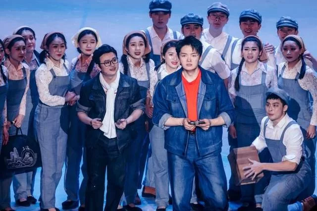 回望激情岁月 赓续家国情怀——音乐剧《致青春》观后(图2) 回望激情岁月 赓续家国情怀——音乐剧《致青春》观后(图2)