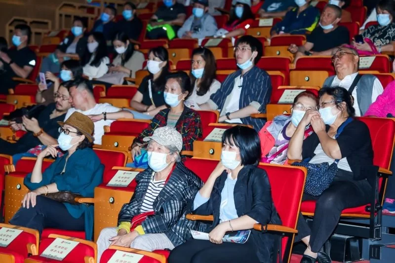 昆曲《牡丹亭》赏析和演出活动在北京东城吉祥大戏院举办(图2) 昆曲《牡丹亭》赏析和演出活动在北京东城吉祥大戏院举办(图2)